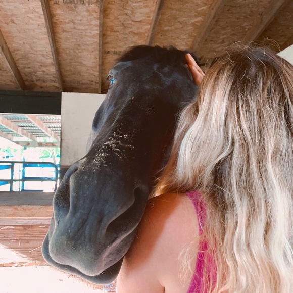 Meet your Posher, Lauren - Picture 9 of 10